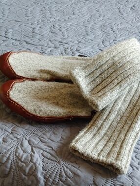 Acorn Gray wool slipper with brown leather trim